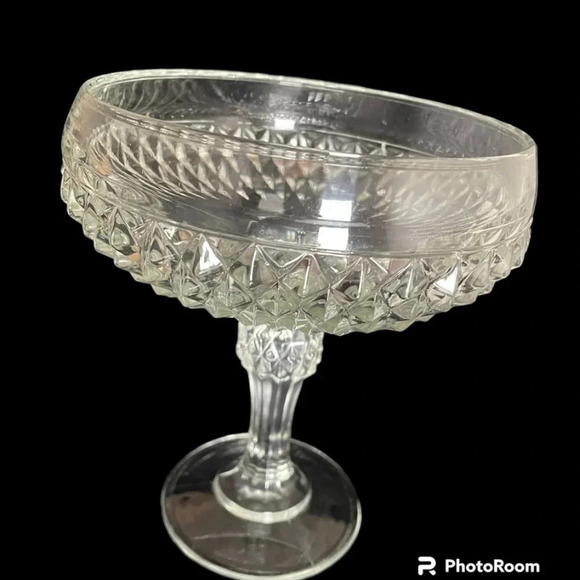 Vintage Indiana Clear Cut Glass Diamond Candy/Fruit Dish - Picture 8 of 9